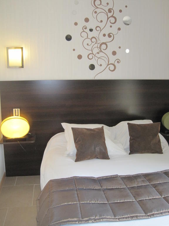 Hotel Restaurant Rive Gauche Bessines-sur-Gartempe Rom bilde