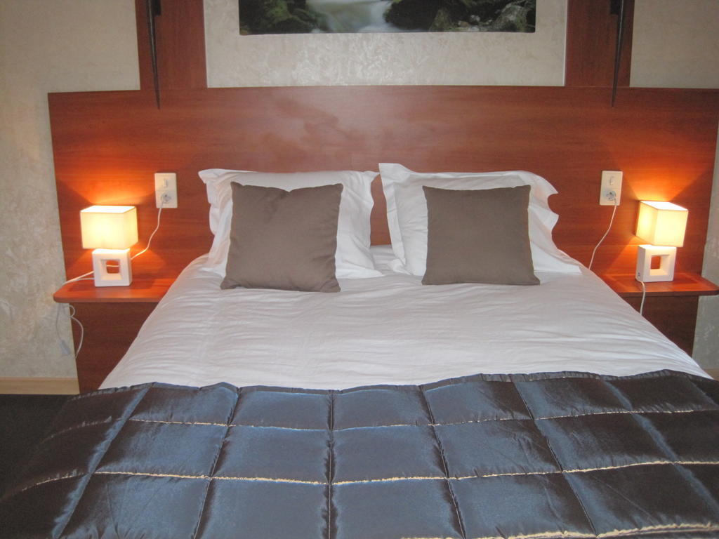 Hotel Restaurant Rive Gauche Bessines-sur-Gartempe Rom bilde
